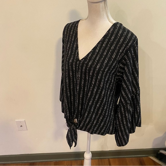 Anthropologie Lavender Field Striped Bell Sleeve Blouse With Front Tie Size L - Picture 7 of 9